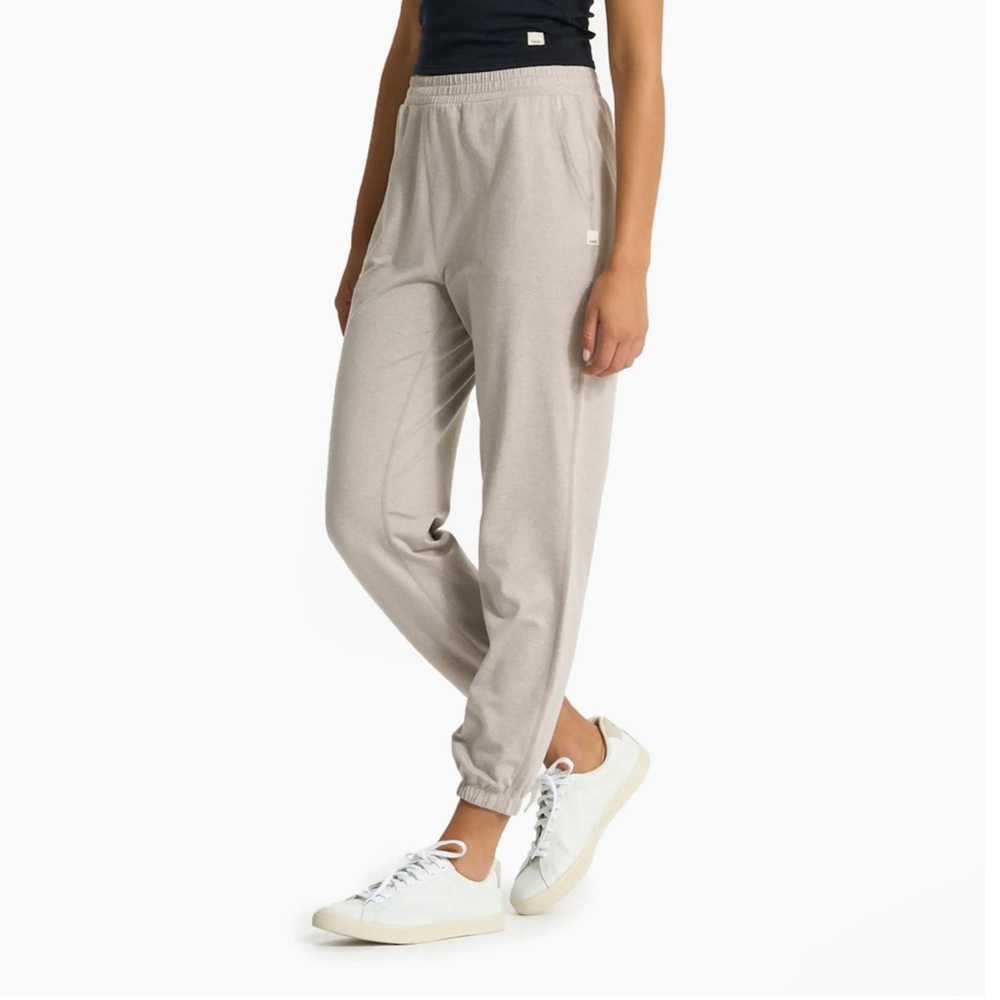 Vuori Boyfriend Jogger in Oyster Heather Size M NWT